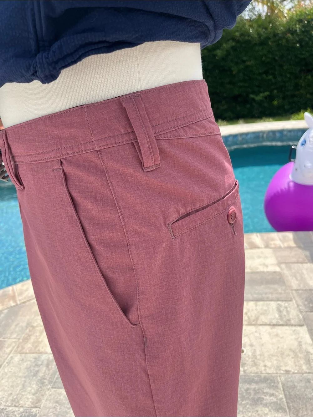 Volcom Men's Burgundy Flat-Front Shorts size 33
